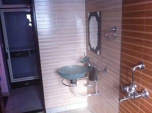 Bathroom in 1 RK Independent House at Sector 14 – for Rent