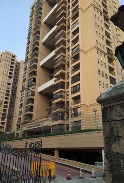 2 BHK Apartment For Sale in Raheja Classique