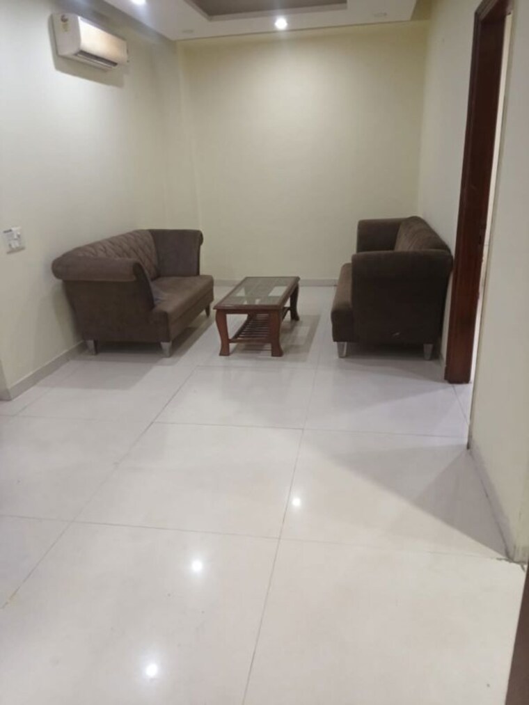 Living Room, sector 46 3 Bedroom 1800 Sq.Ft. Builder Floor In Sector 46 Gurgaon 10379086