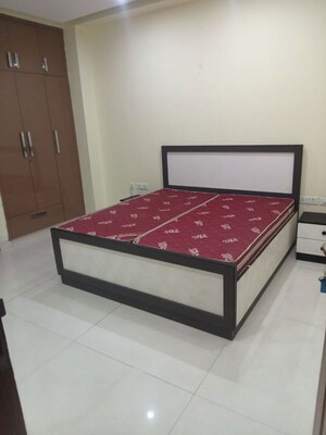 Bedroom in 3 BHK Builder Floor at Sector 46 – for Rent