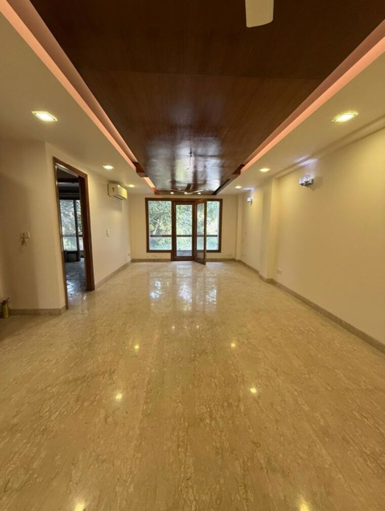 Room, sarvodaya enclave 3 Bedroom 200 Sq.Yd. Builder Floor In Sarvodaya Enclave Delhi 10379089