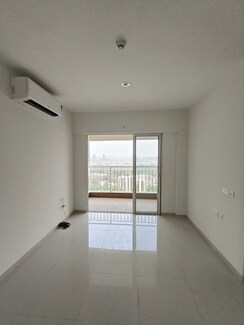 2 BHK Apartment For Sale in Lodha Amara