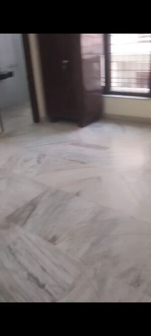 Room in 3 BHK Builder Floor at Sector 46 – for Rent