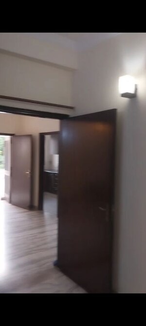 Room in 3 BHK Builder Floor at Sector 46 – for Rent