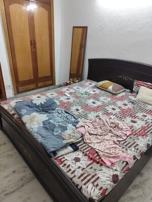 Bedroom in 3 BHK Builder Floor at Sector 15 – for Rent