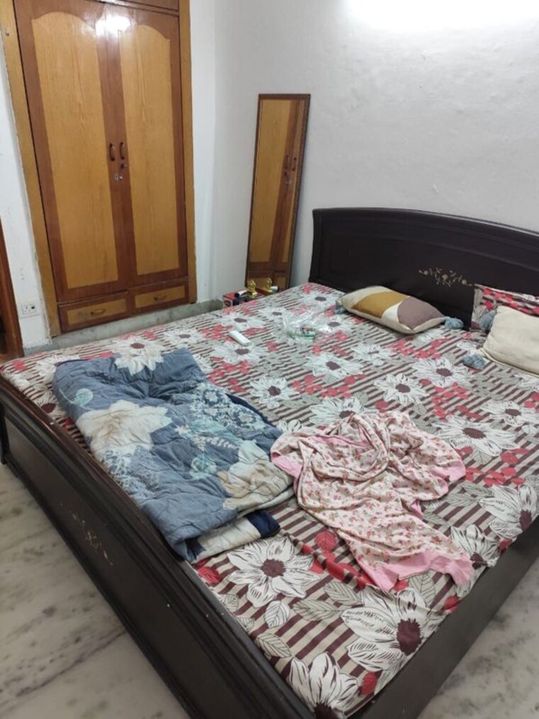 Bedroom, sector 15 3 Bedroom 1800 Sq.Ft. Builder Floor In Sector 15 Gurgaon 10379104