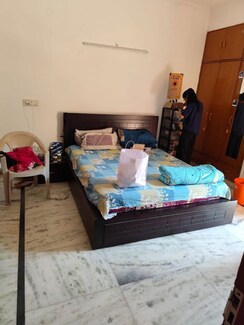 3 BHK + Pooja Room Builder Floor For Rent in Sector 15