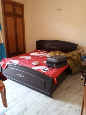 Bedroom in 3 BHK Builder Floor at Sector 15 – for Rent