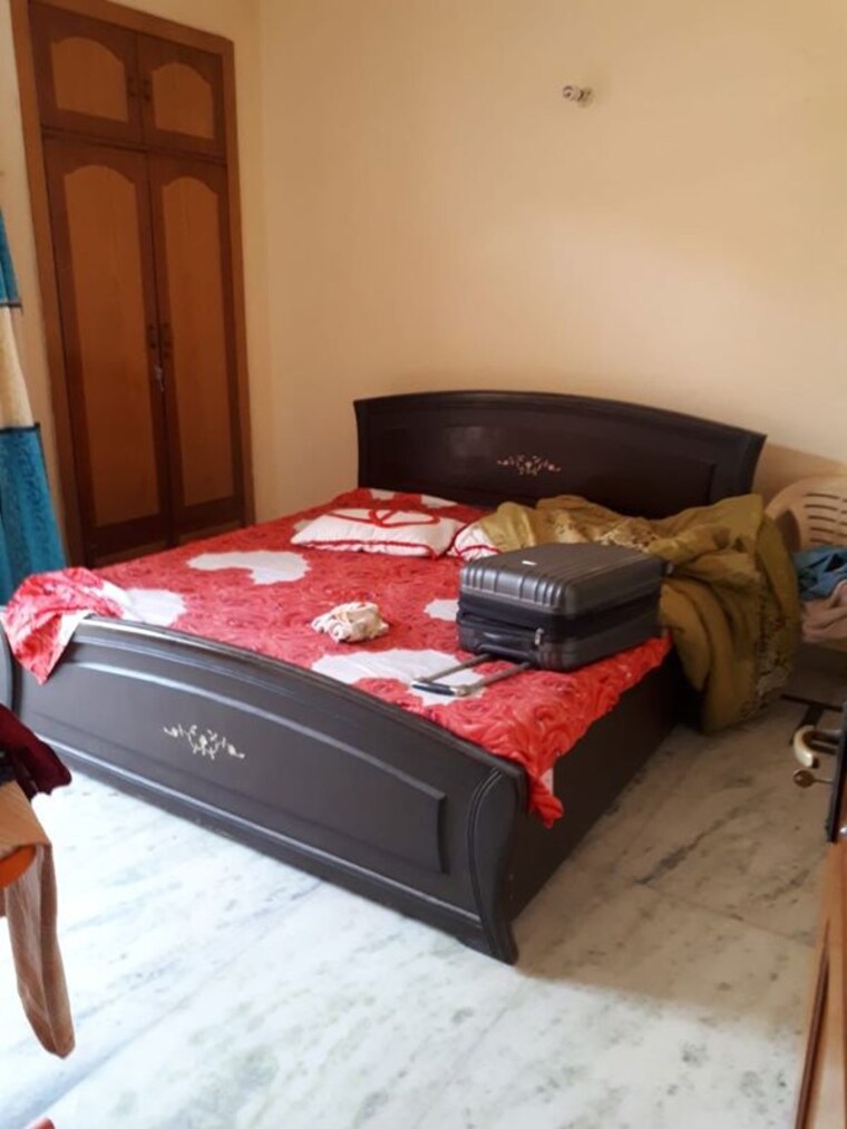 Bedroom, sector 15 3 Bedroom 1800 Sq.Ft. Builder Floor In Sector 15 Gurgaon 10379104