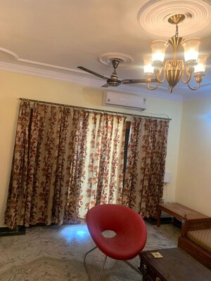 Living Room in 3 BHK Builder Floor at Sector 15 – for Rent