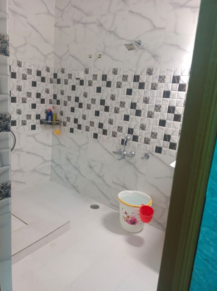 Bathroom, ngk-kahlon-garden-city 2 Bedroom 1375 Sq.Ft. Independent House In Vrindavan Yojna Lucknow 10379106