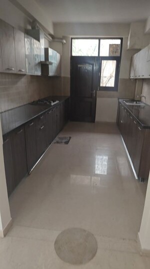 Kitchen in 3 BHK Builder Floor at Omaxe Ambrosia, North Mullanpur – for Sale