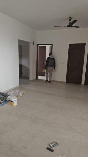 Room in 3 BHK Builder Floor at Omaxe Ambrosia, North Mullanpur – for Sale