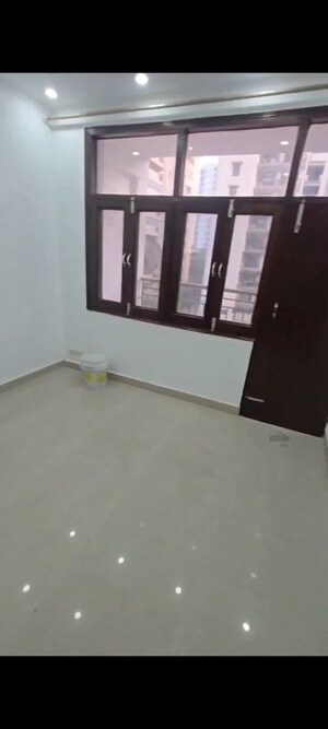 Room in 4 BHK Apartment at Sector 47 – for Rent