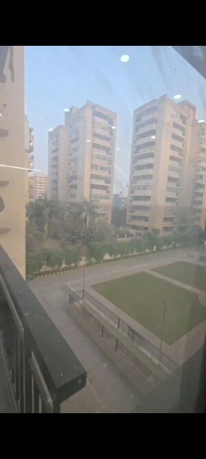 Swimming Pool in 4 BHK Apartment at Sector 47 – for Rent