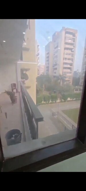 Furnished Amenities in 4 BHK Apartment at Sector 47 – for Rent
