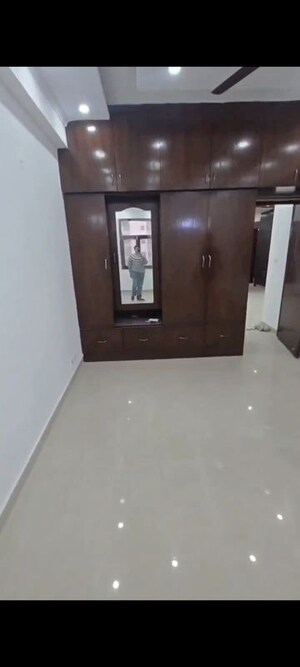 Room in 4 BHK Apartment at Sector 47 – for Rent