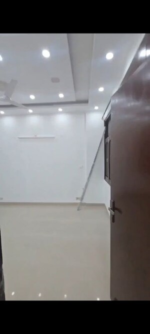 Furnished Amenities in 4 BHK Apartment at Sector 47 – for Rent