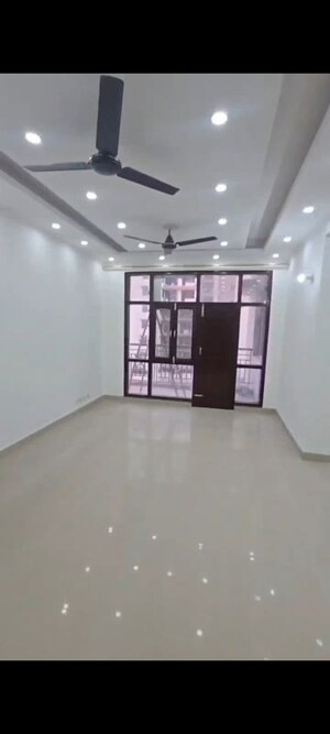 Room in 4 BHK Apartment at Sector 47 – for Rent