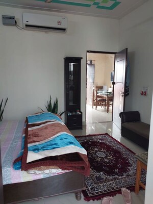 Bedroom in 2 BHK Builder Floor at Sector 45 – for Rent