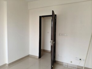 Room in 2.5 BHK Apartment at Vasathi Avante Bangalore, Hebbal – for Rent