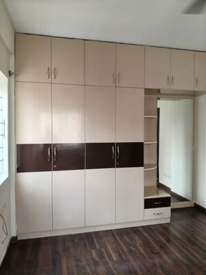 Room in 2.5 BHK Apartment at Vasathi Avante Bangalore, Hebbal – for Rent