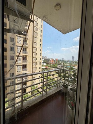 2 BHK Apartment For Rent in Paras Seasons, Sector 168