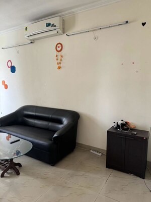 Furnished Amenities in 3 BHK Apartment at Parsvnath Planet, Gomti Nagar – for Rent