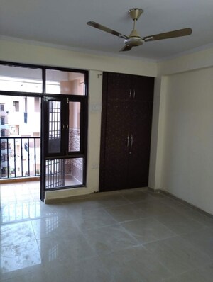 Room in 2 BHK Apartment at KM Residency, Raj Nagar Extension – for Rent
