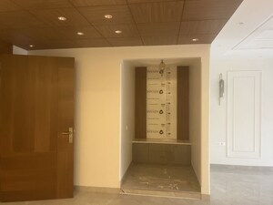  4 BHK Builder Floor at Malibu Town – for Rent