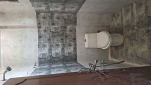 Attached Bathroom in 3 BHK Builder Floor at Moti Nagar – for Rent