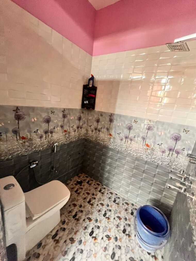 Bathroom, baba-delta-square-1 2 Bedroom 120 Sq.Ft. Apartment In Delta I Greater Noida Greater Noida 10379295