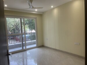 Room in 4 BHK Builder Floor at South City 2 – for Rent