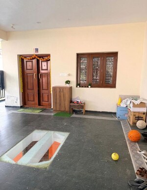2 BHK Builder Floor – Entrance View at Akshya Nagar - for Rent