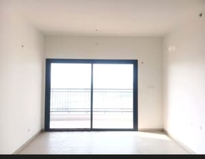Room in 3 BHK Apartment at Sobha City Gurgaon, Babupur Village – for Rent