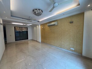 Room in 3 BHK Builder Floor at Greater Kailash I – for Rent