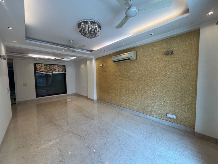 Room, greater kailash i 3 Bedroom 208 Sq.Yd. Builder Floor In Greater Kailash I Delhi 10379374