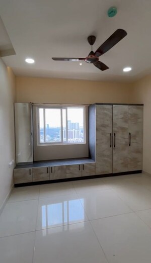 Room in 3.5 BHK Apartment at Prestige Tranquil, Kokapet – for Rent