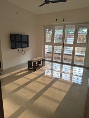 Room in 3.5 BHK Apartment at Amanora Future Towers, Hadapsar – for Rent