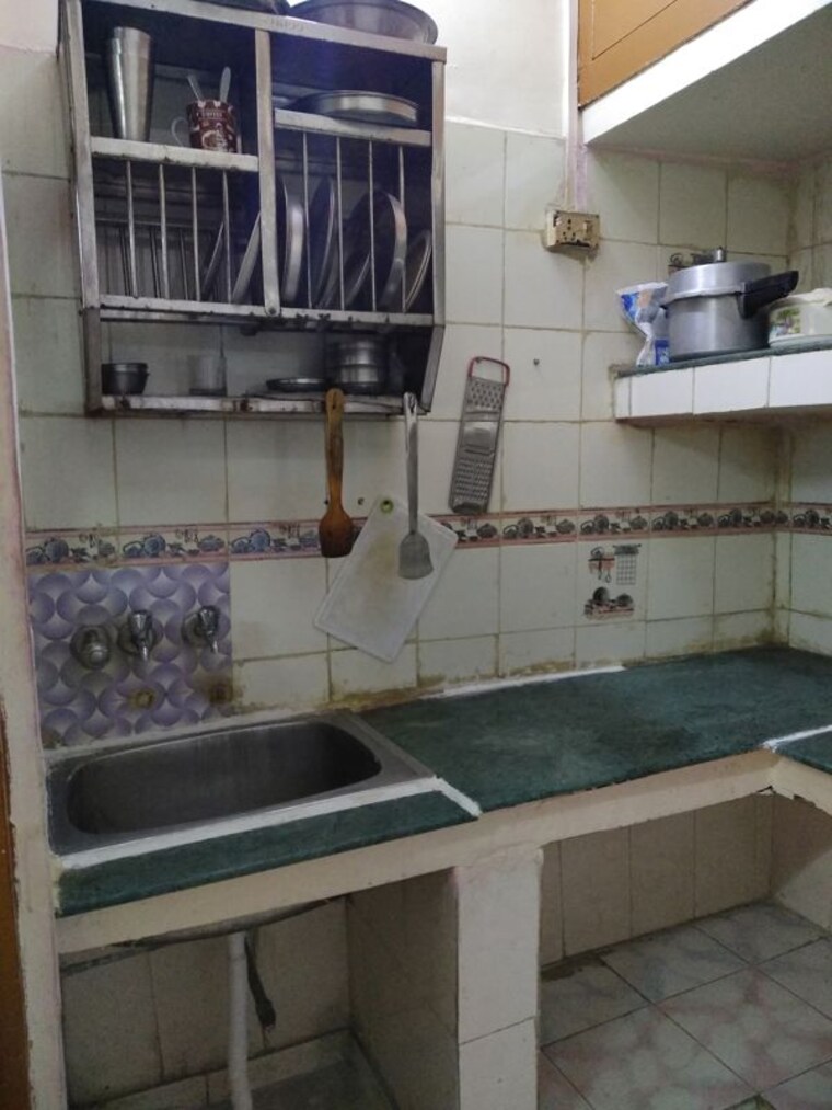Kitchen, lajpat nagar 4 2 Bedroom 1000 Sq.Ft. Builder Floor In Lajpat Nagar 4 Delhi 10379372