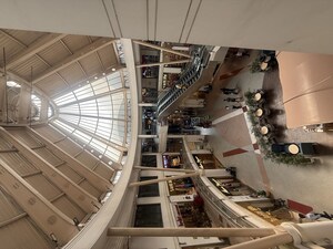 Staircase in  Showroom at DLF City Centre, Sector 28 – for Rent