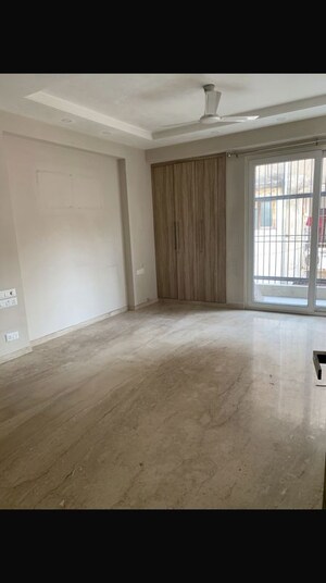 Room in 3 BHK Builder Floor at Naraina – for Rent