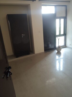 Room in 2 BHK Apartment at Omaxe Heights, Sector 86 – for Sale