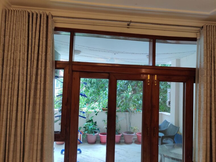 Room, vasant vihar 4 Bedroom 500 Sq.Yd. Builder Floor In Vasant Vihar Delhi 10379490