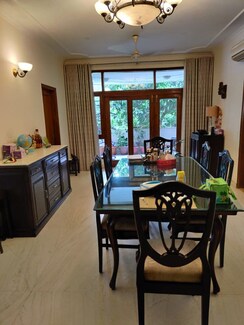4 BHK + Pooja Room,Servant Room,Study Room,Extra Room Builder Floor For Rent in Vasant Vihar