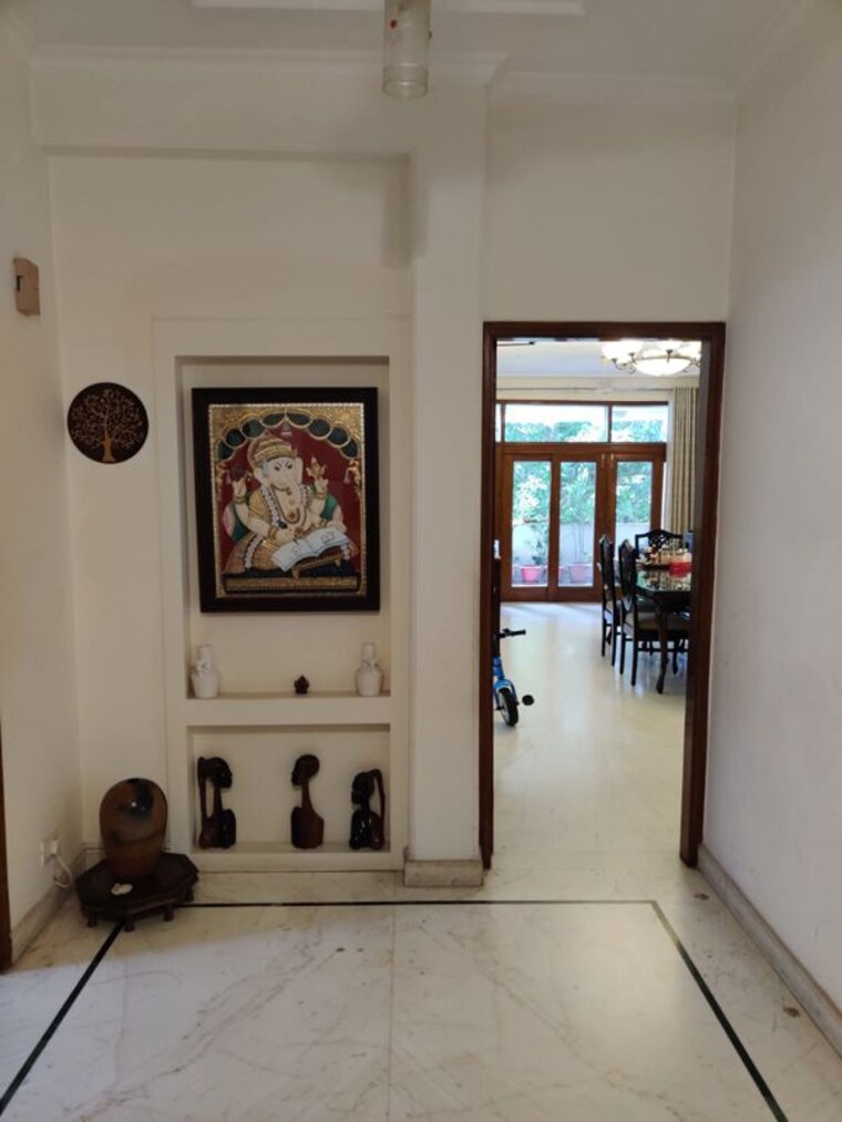 Living Room, vasant vihar 4 Bedroom 500 Sq.Yd. Builder Floor In Vasant Vihar Delhi 10379490