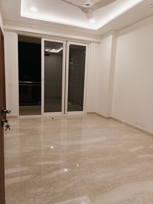Room in 4 BHK Apartment at Ambience Creacions, Sector 22 – for Rent