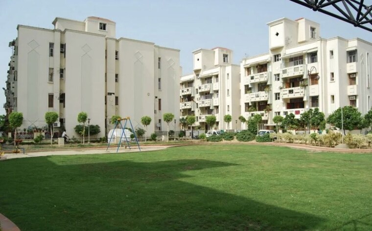 Exterior View, parsvnath-majestic-floors 2 Bedroom 1051 Sq.Ft. Apartment In Vaibhav Khand Ghaziabad 10379505