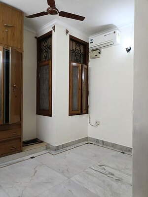 Building Lobby in 3 BHK Builder Floor at Anand Vihar – for Rent