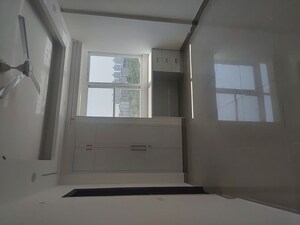 Room in 3.5 BHK Apartment at Sector 107 – for Rent